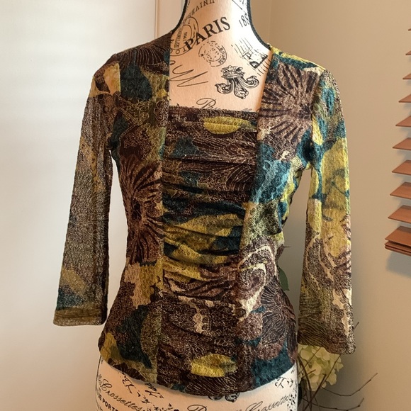 Gorgeous top ! Fits like a glove - Picture 6 of 6